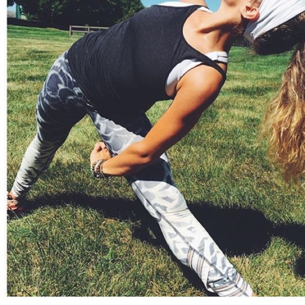 Beautiful Lulu Lemon special edition wonder und.
